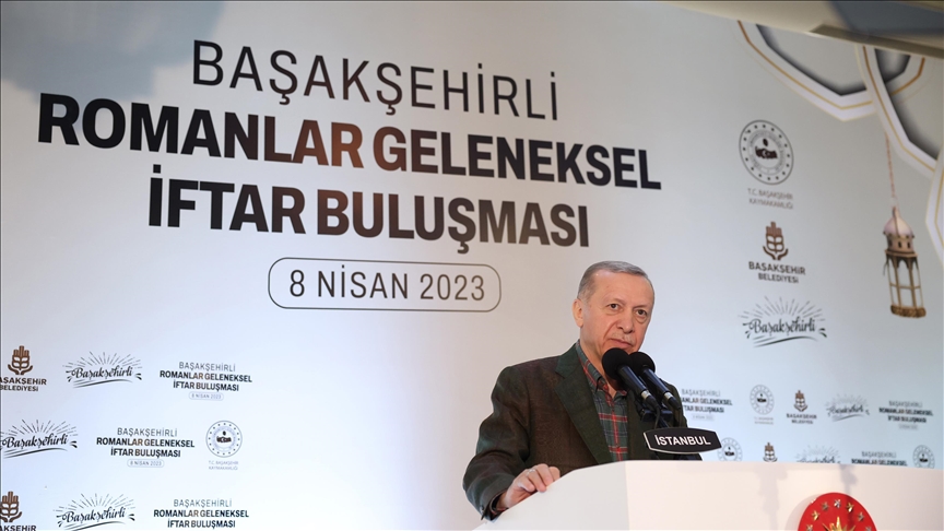 Cumhurbaşkanı Erdoğan: Roman vatandaşlarımıza yapılan ayrımcı yaklaşımların tamamını elimizin tersiyle ittik