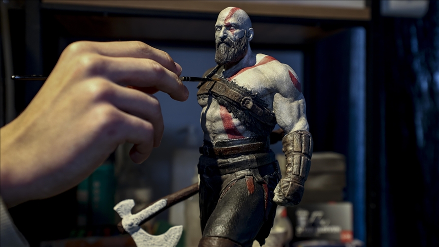 Baba oğul, film sahnelerine "diorama"yla yeniden hayat verdi