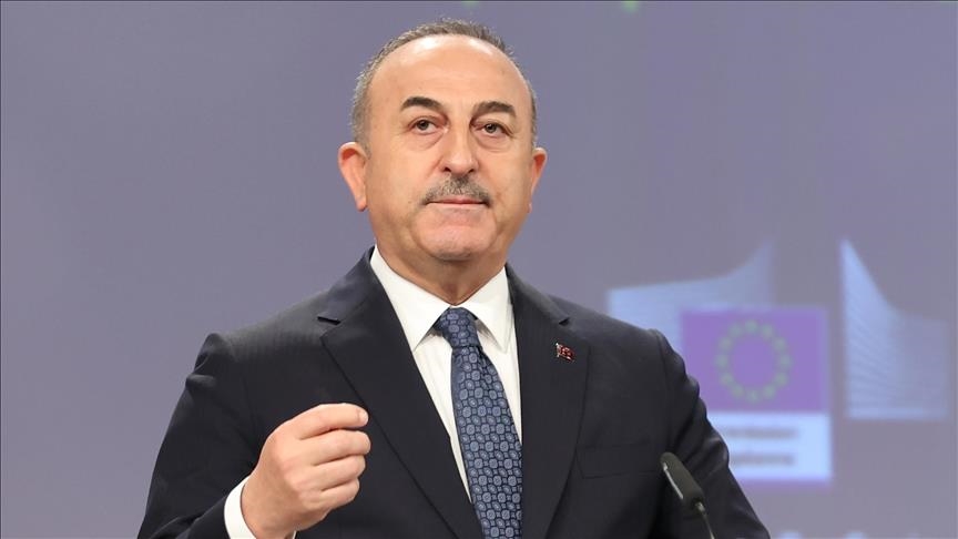 Cavusoglu : La Russie et l'Ukraine se préparent à une offensive majeure