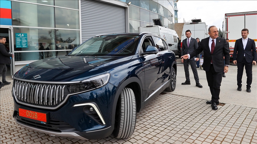 Bakan Çavuşoğlu, AK Parti Aday Tanıtımı ve Seçim Beyannamesi Programı'na Togg ile gitti