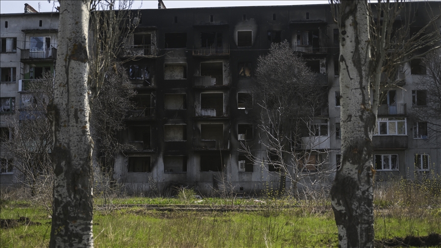 Ukraine's Chasiv Yar under heavy bombardment amid Bakhmut's defense