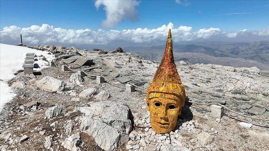 شوێنەوارە مێژووییەکانی چیای نەمرود چاوەڕوانی هاتنی گەشتیاران دەکەن