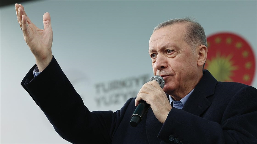 Cumhurbaşkanı Erdoğan: Amacımız deprem bölgesinde 650 bin yeni konut ve köy evi yaparak şehirlerimizi normale döndürmek