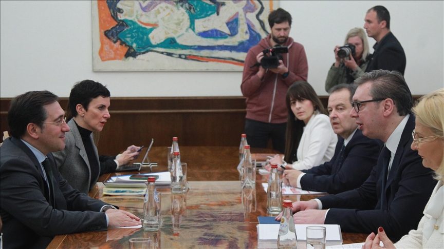 Vučić razgovarao sa španskim ministrom vanjskih poslova Albaresom