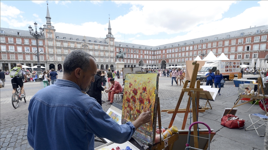 España detalla plan para vivir la semana laboral de 4 días