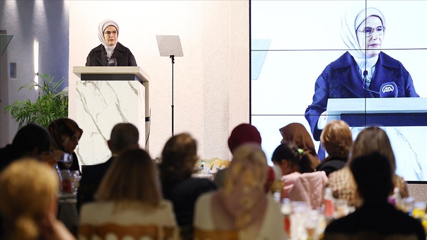 Emine Erdoğan, TOGEMDER'in iftar programında depremzedeler ve hayırseverlerle buluştu