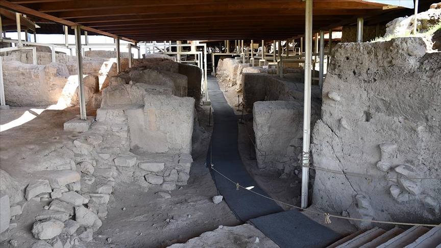 Depremden sonra kapatılan Arslantepe Höyüğü kademeli ziyarete açıldı