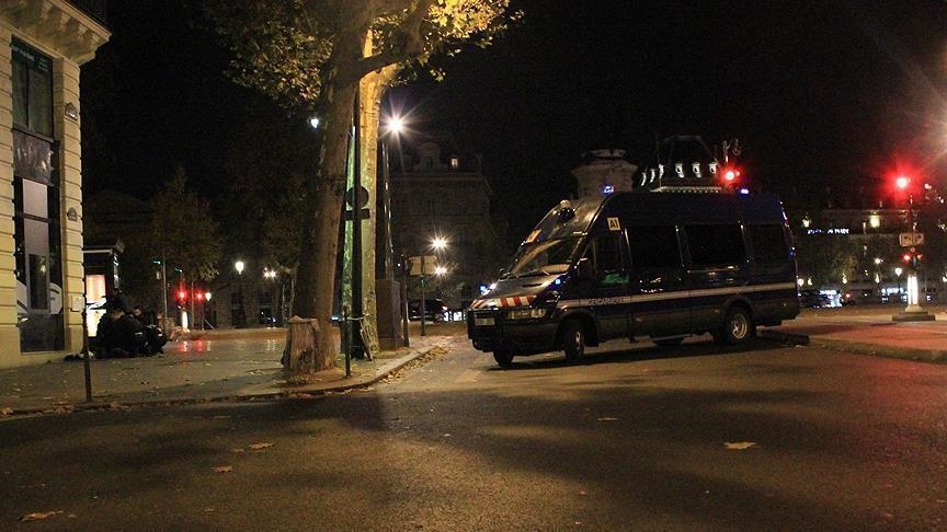France : Une voiture fonce dans la foule lors d'une course sauvage à Bordeaux