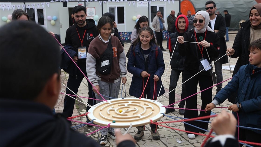 Kahramanmaraş'ta depremzede çocuklar için bilim şenliği düzenlendi