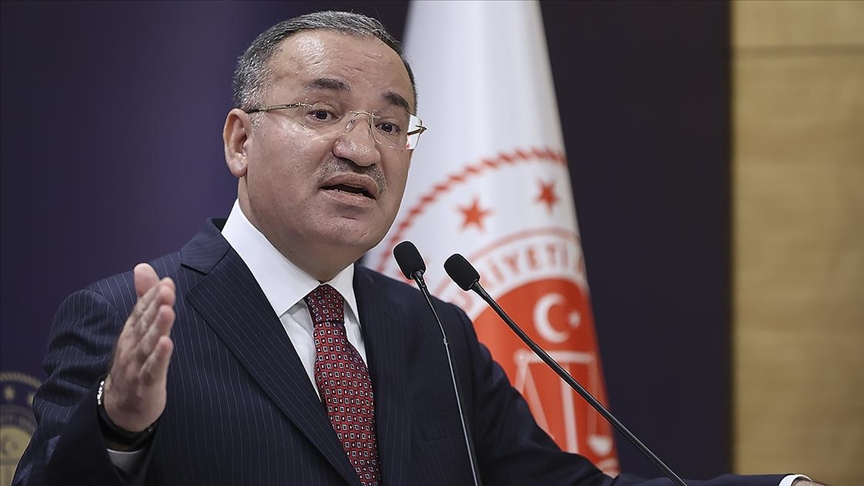 Adalet Bakanı Bozdağ: Çocuklarının zorla dağa götürüldüğü Türkiye'den, bugünkü huzur ortamı olan bir Türkiye'ye geldik