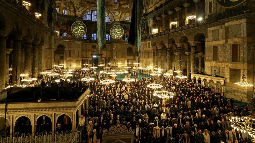 Kadir Gecesi dualarla idrak edildi