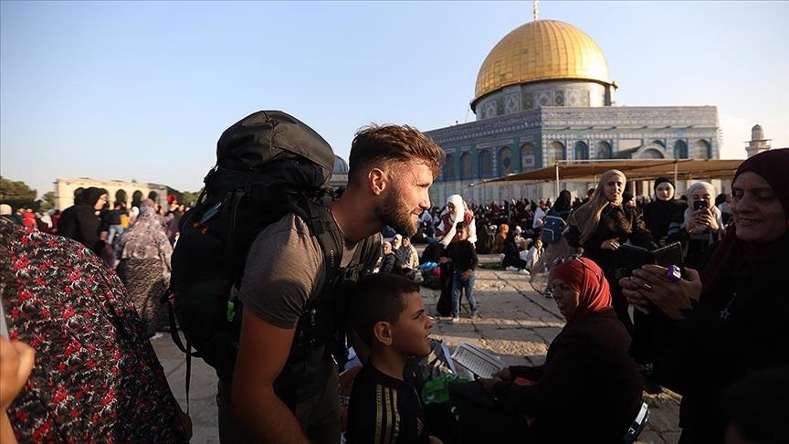 Young French Muslim walks from France to Jerusalem’s Al-Aqsa Mosque