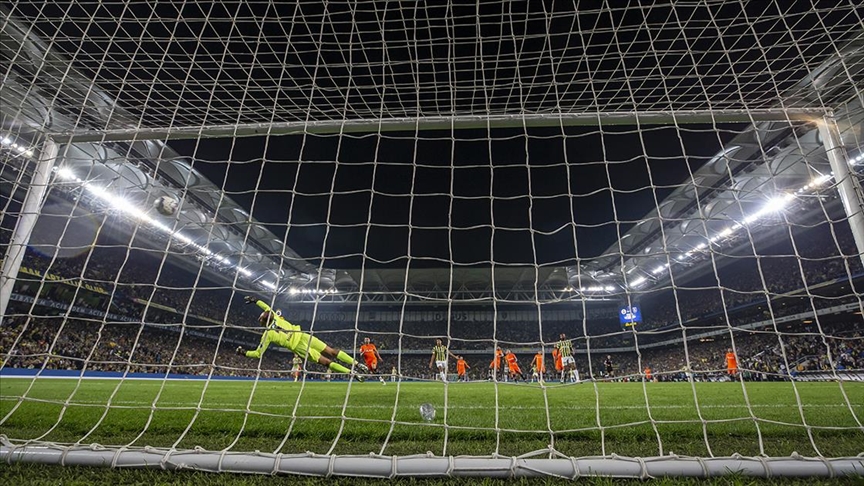 Fenerbahçe, yarın Medipol Başakşehir'e konuk olacak