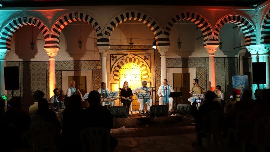 Ramadan : La Médina de Tunis prend des airs de fête