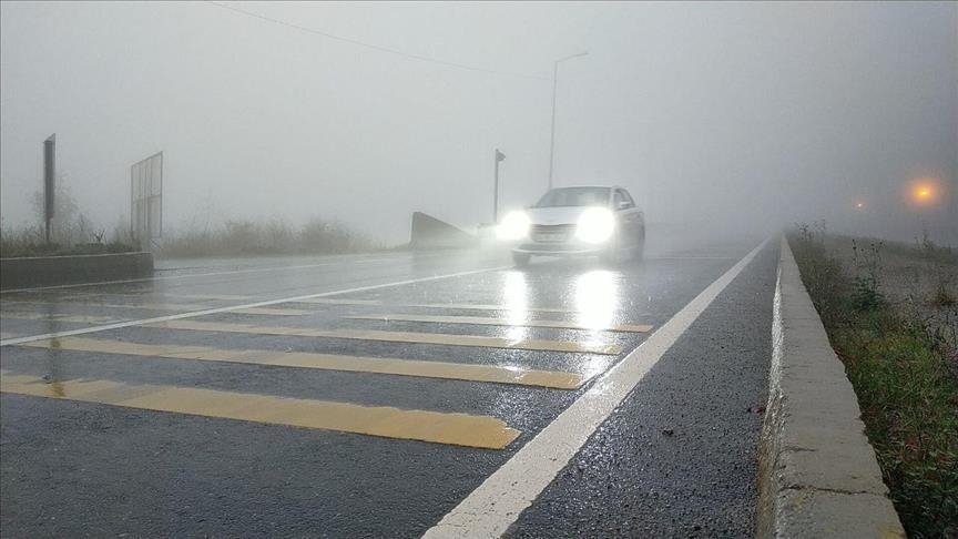 Vidljivost mjestimično smanjena zbog magle ili niske oblačnosti na putevima u BiH