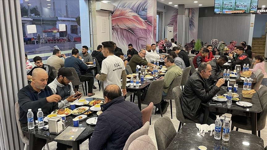 ليبيا.. إقبال واسع على المطاعم التركية بطرابلس طيلة شهر رمضان