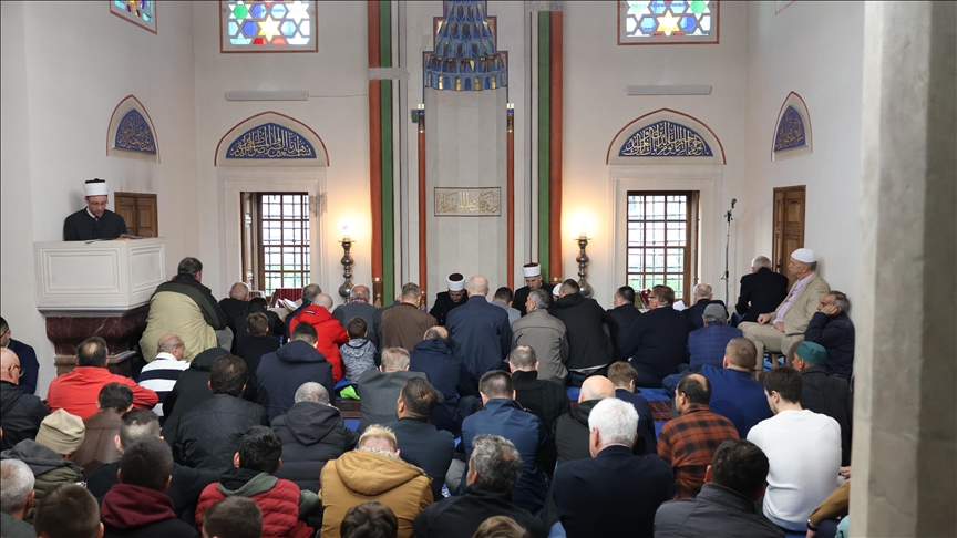 Mnogobrojni vjernici klanjali bajram-namaz u Ferhat-pašinoj džamiji u Banjaluci