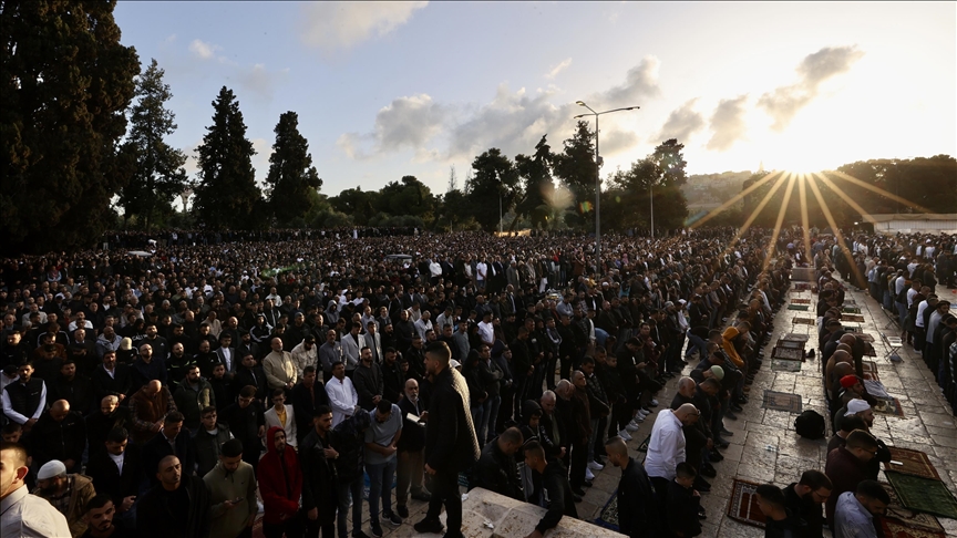 Around 120,000 Muslims do special prayers at Al-Aqsa Mosque Around 120,000 Muslims do special prayers at Al-Aqsa Mosque