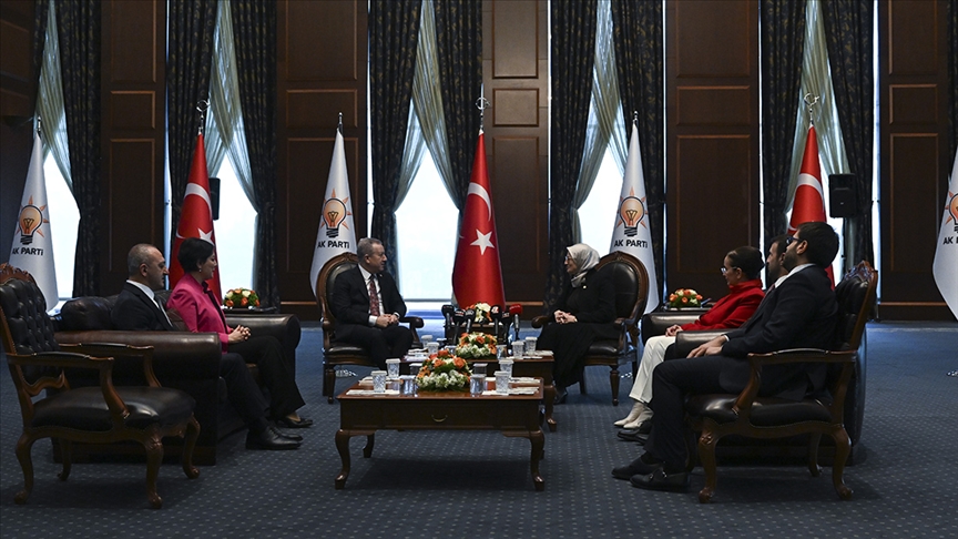 Siyasi partilerde bayramlaşma ziyaretleri