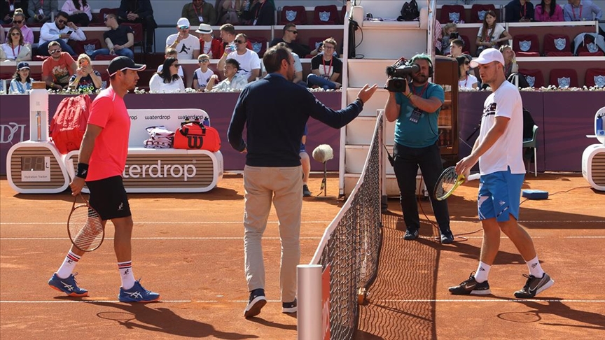 Polufinale ATP turnira u Banjaluci: Počeo meč Kecmanovića i Lajovića