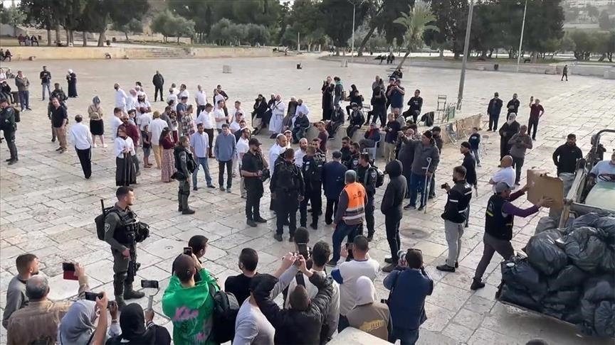 Palestinian groups denounce Israeli raid on Al-Aqsa prayer area
