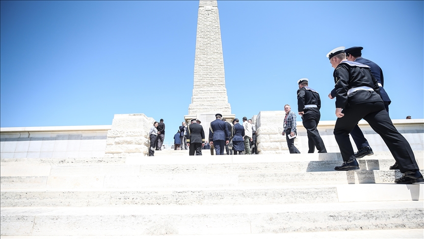 İngiliz Milletler Topluluğu Anıtı'nda Çanakkale Kara Savaşları'nın 108'inci yılı dolayısıyla tören düzenlendi