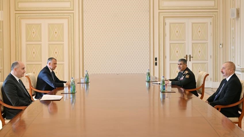 Алиев: Отношения Баку и Тбилиси развиваются и в оборонной сфере
