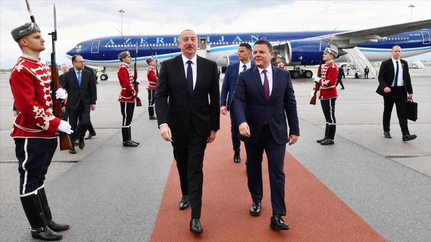 Президент Азербайджана прибыл с рабочим визитом в Болгарию