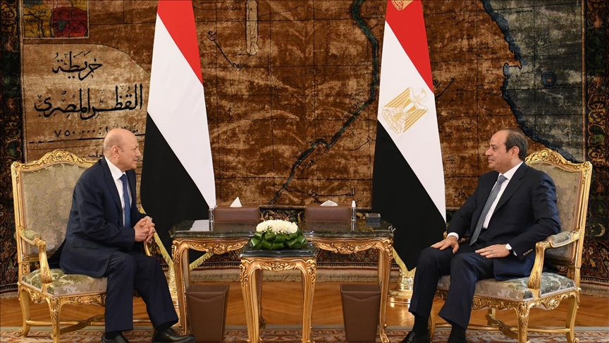 مصر.. السيسي والعليمي يبحثان جهود حل الأزمة اليمنية