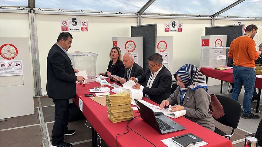 الانتخابات التركية.. الأتراك بألمانيا وفرنسا يبدؤون التصويت