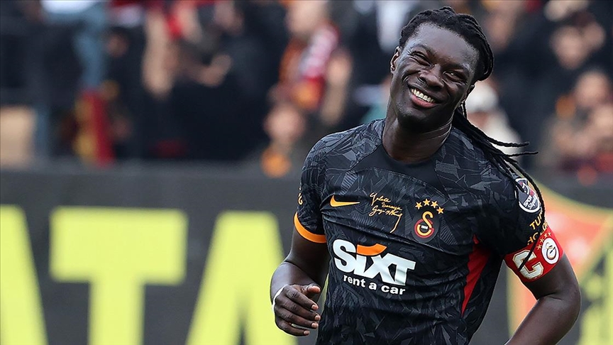 Galatasaray Sportif AŞ Başkan Vekili Timur: Gomis olayı aile içinde tatlıya bağlandı
