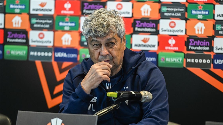 Takımını yalnız bırakmak istemeyen Lucescu, Ukrayna'da ameliyat edilecek