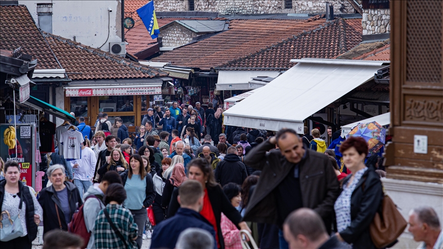 BiH: Građani Sarajeva se priremaju za prvomajske praznike, u gradu i veliki broj turista