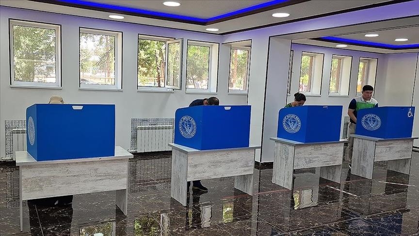 Uzbekistanski birači glasaju na referendumu o ustavnim promjenama