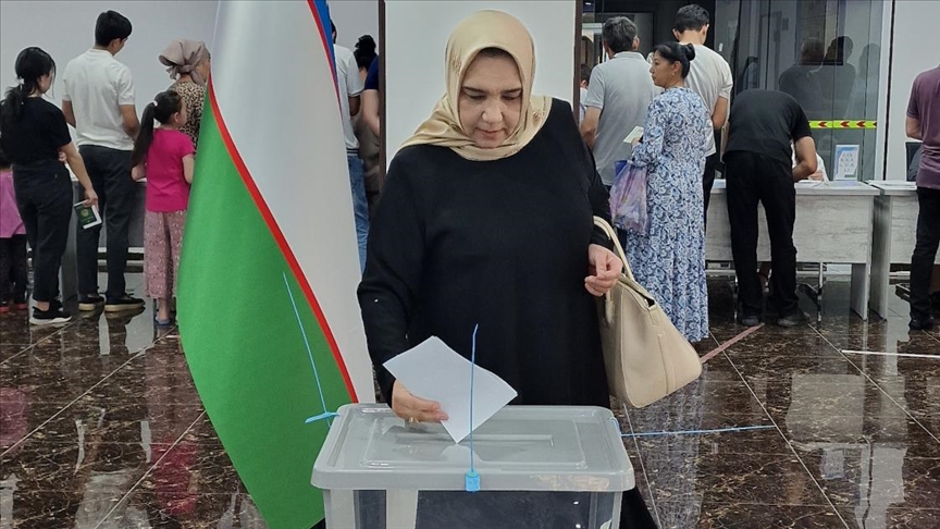 Новую конституцию Узбекистана поддержали более 90% участников референдума