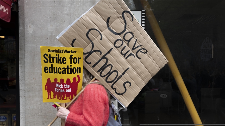 Velika Britanija: Protest u Londonu za povećanje plata nastavnika