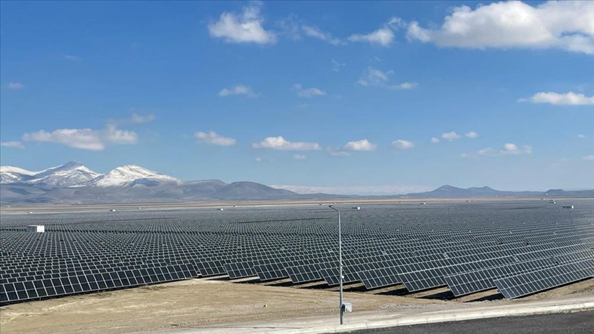 Avrupa'nın en büyük güneş santrali Karapınar GES'in resmi açılışı bugün yapılıyor