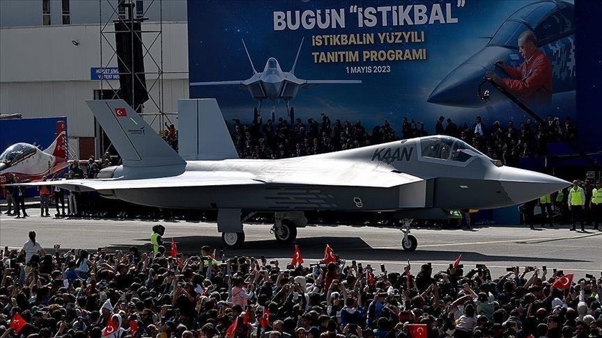 El avión de combate nacional de Türkiye, KAAN, despegará tras pruebas de taxeo de alta velocidad