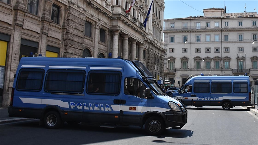 Avrupa genelinde suç örgütü Ndrangheta'ya yönelik baskınlarda 100'den fazla kişi tutuklandı
