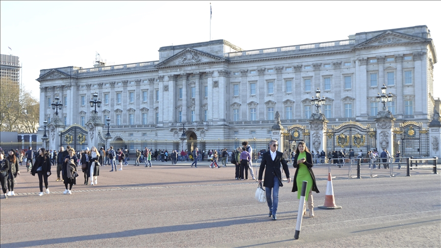 Tuesday's Incident At Buckingham Palace Reminds Previous Cases 