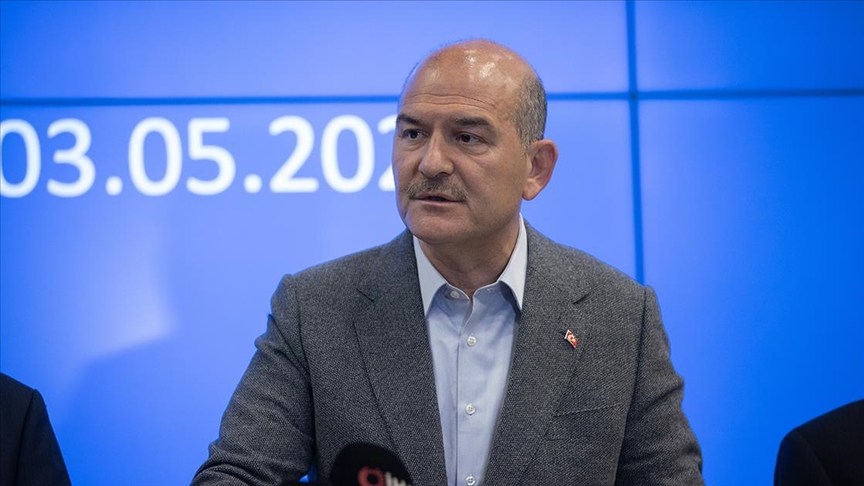 Bakan Soylu: 52 ilde yürütülen Ankara merkezli "Kökünü Kurutma Operasyonu" kapsamında 524 şüpheli gözaltına alındı