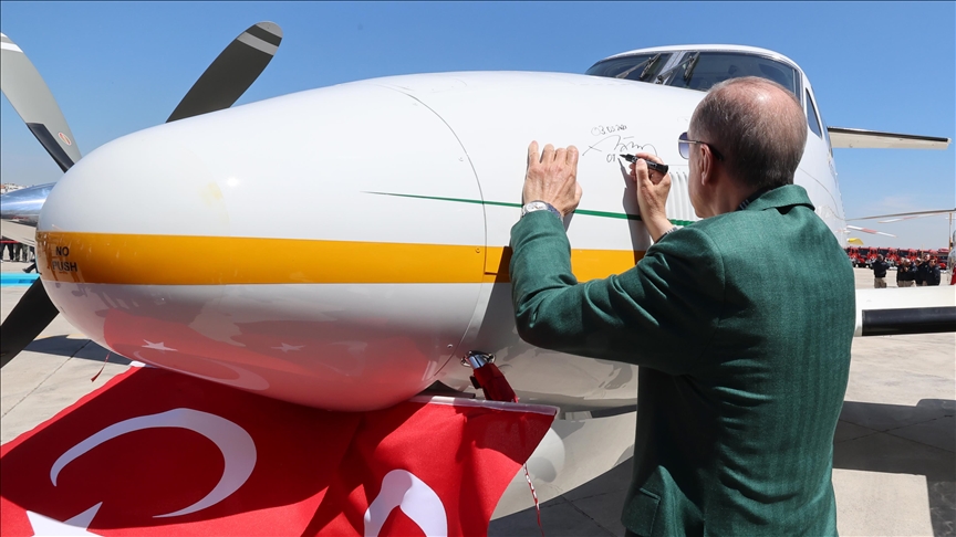 Cumhurbaşkanı Erdoğan, orman yangınlarıyla mücadele edecek uçak ile helikoptere "OTAĞ" ve “NEFES" adını verdi