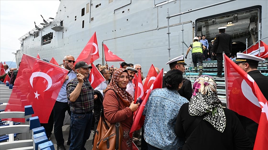 Turski ratni brod "TCG Anadolu" otvoren za posjetioce u Izmiru