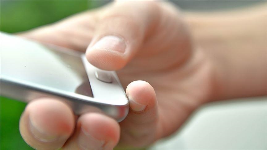 Të folurit në telefon për 30 minuta në javë mund të rrisë rrezikun e tensionit të lartë të gjakut