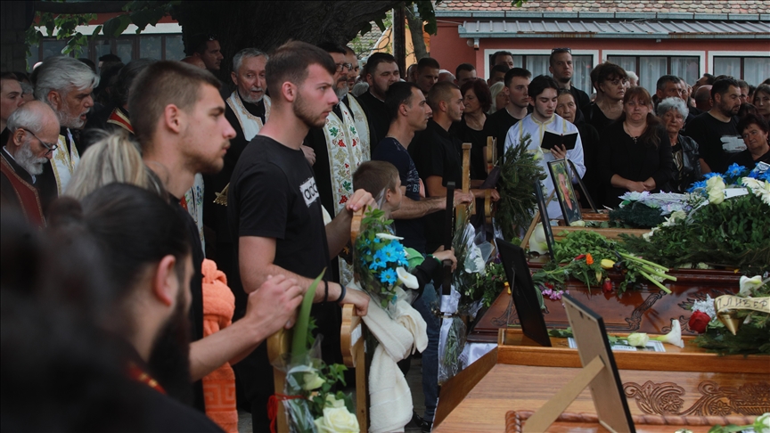Srbija: Sahranjena petorica mladića, žrtve napada u okolini Mladenovca