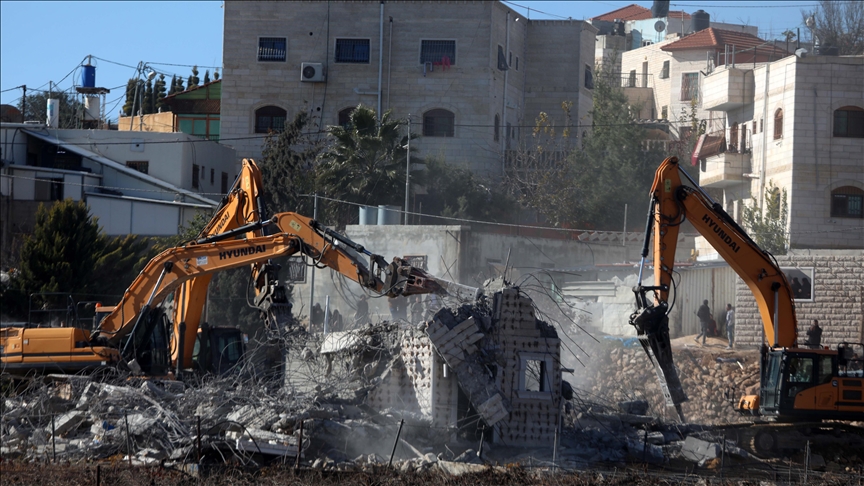 الجيش الإسرائيلي يهدم مدرسة فلسطينية جنوبي الضفة