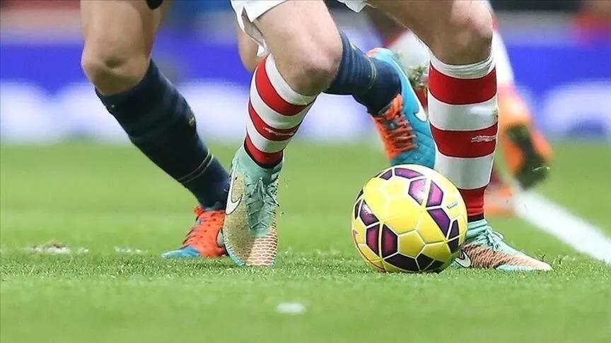 Arsenal win at Newcastle to cling to title race in England Arsenal win at Newcastle to cling to title race in England