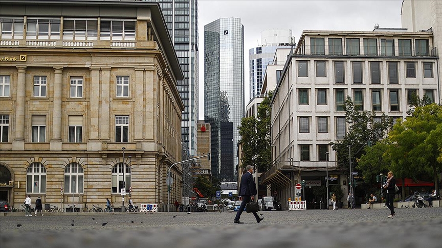 Avrupa'da işten çıkarma dalgası ekonomideki yavaşlama belirtileriyle genişliyor
