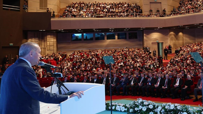 Cumhurbaşkanı Erdoğan: Tek kalemde cumhuriyet tarihimizin en büyük öğretmen atamasını gerçekleştiriyoruz