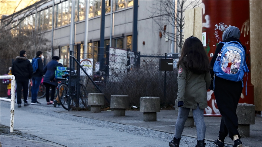 Migrant students cancel field trip due to racist attack in Germany